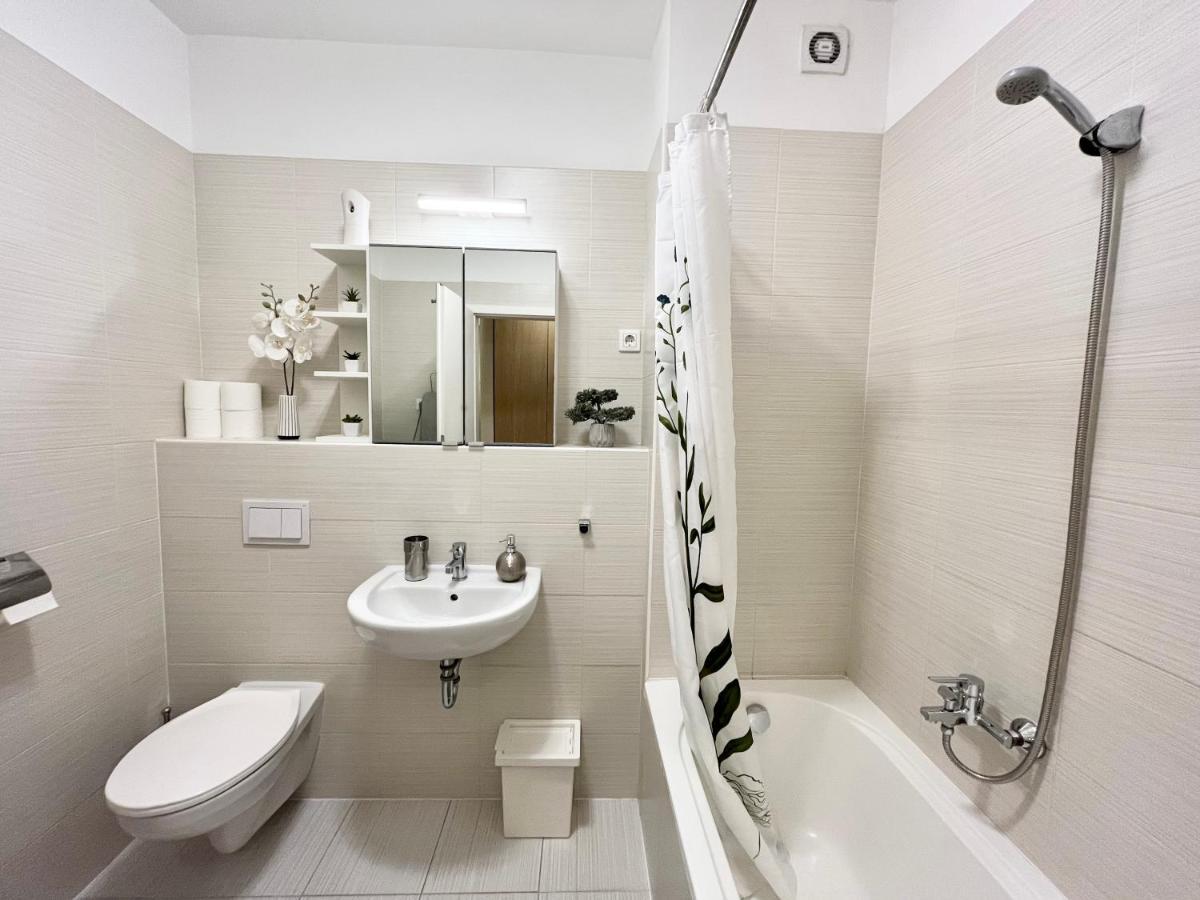 The Prince'S Neighbour Apartment Budapest With Free Garage エクステリア 写真